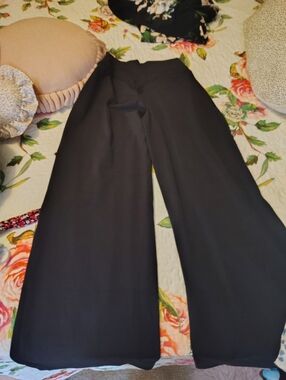 Yeoreo Wide Leg Black Pants